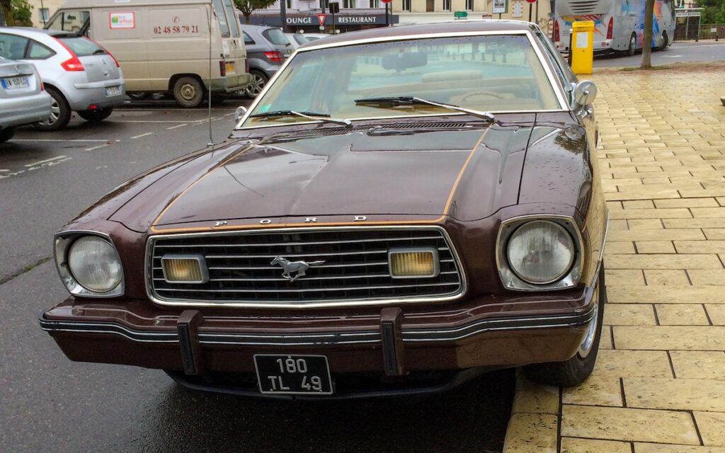 First meeting with a 1977 Mustang II survivor in a parking lot in Bourges, France