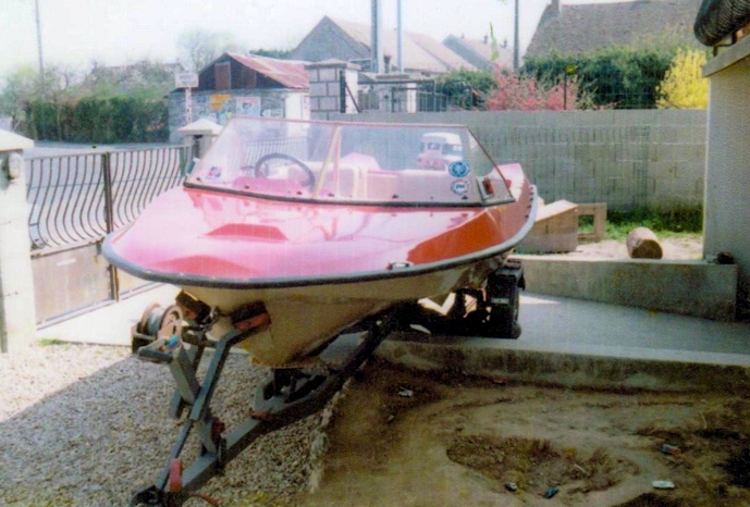 Boat built by José in the 1970s, illustrating his passion for mechanical craftsmanship