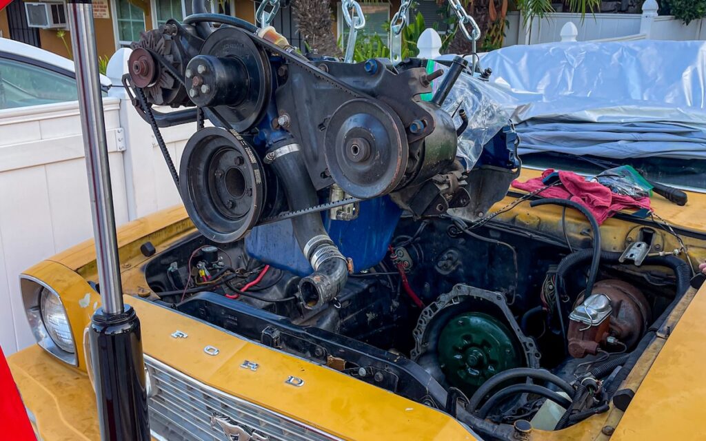 302 V8 engine installation in a Mustang II Mach 1