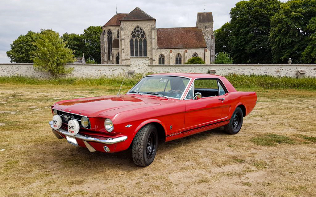 The Mustang GT 1966 Export finished, once again at home in the French countryside.